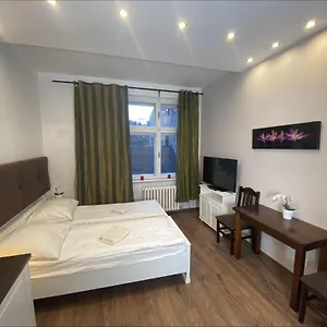 P&j Sw. Krzyza Apartmán